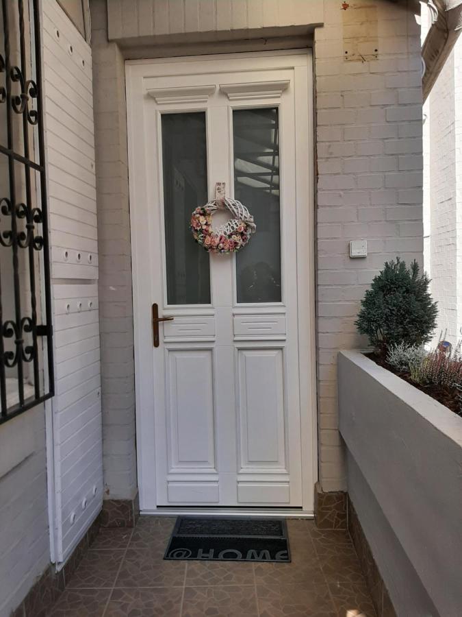 Newone Apartman Шопрон Екстер'єр фото