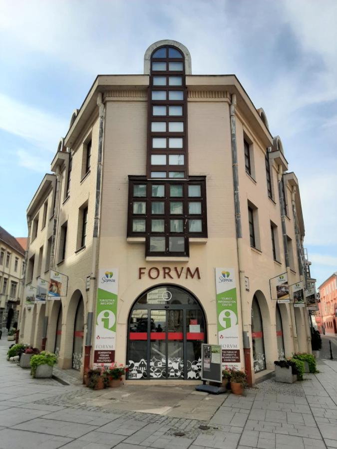 Newone Apartman Шопрон Екстер'єр фото
