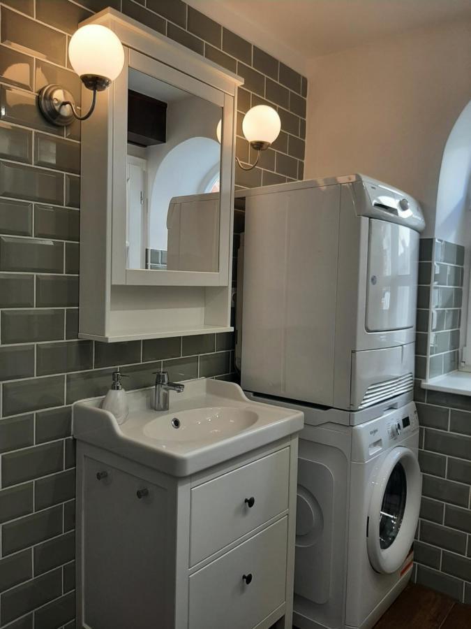Newone Apartman Шопрон Екстер'єр фото