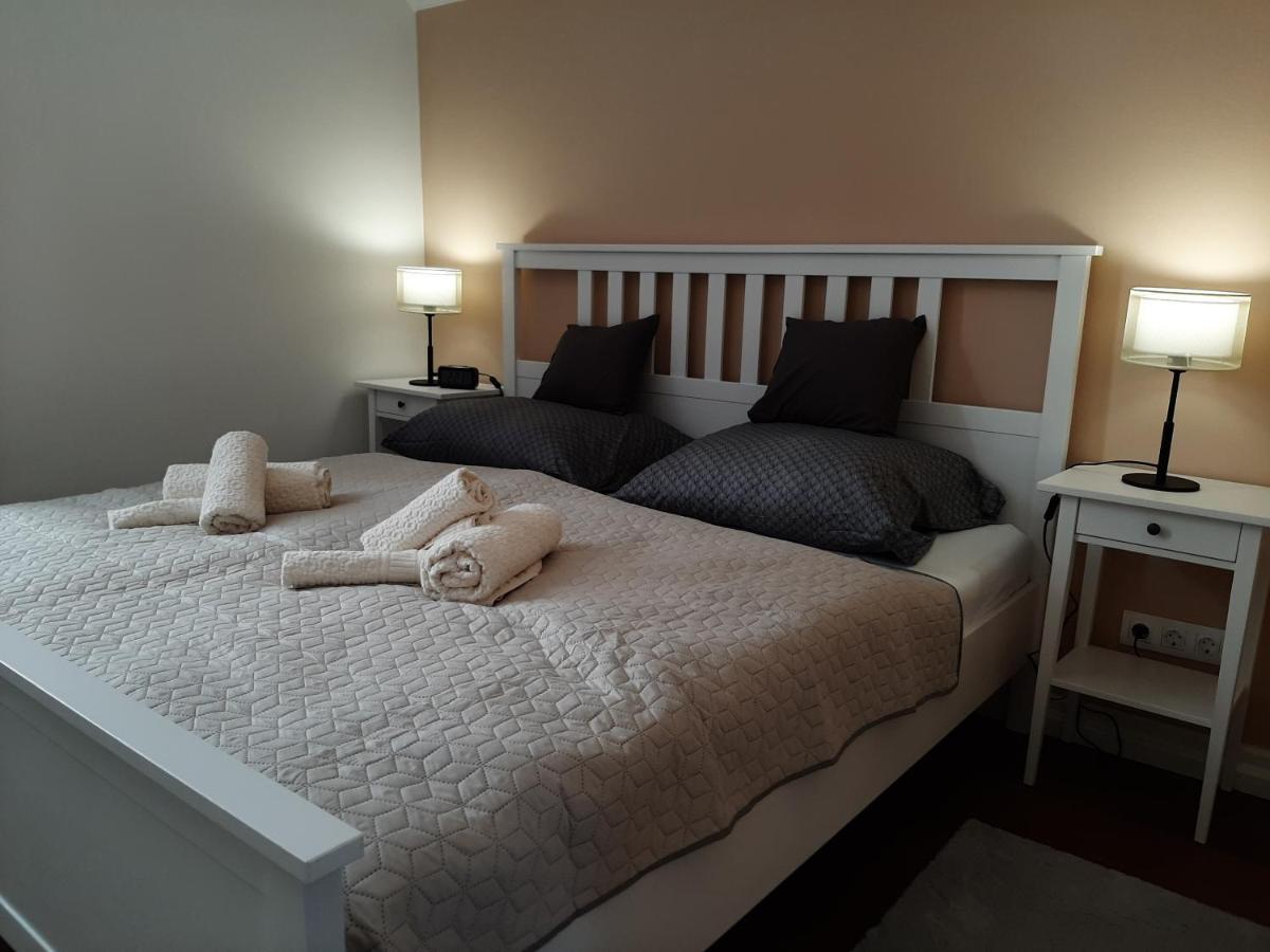 Newone Apartman Шопрон Екстер'єр фото
