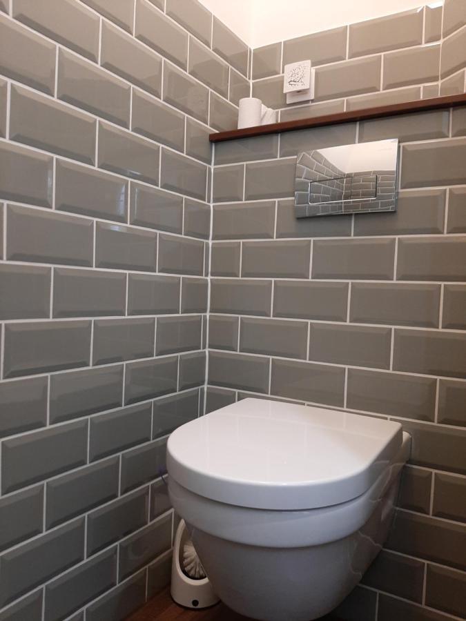 Newone Apartman Шопрон Екстер'єр фото